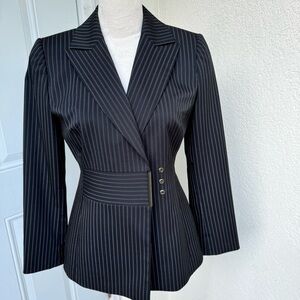 TAHARI. Black Pinstriped Jacket. Tapered at the Waist. Shoulder Pads.S-4…